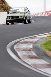 70;10-April-2009;1976-Alfa-Romeo-Alfetta;Australia;Bathurst;David-Wong;FOSC;Festival-of-Sporting-Cars;Improved-Production;Mt-Panorama;NSW;New-South-Wales;auto;motorsport;racing;super-telephoto