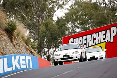 122;12-April-2009;1995-Mazda-MX‒5;Australia;Bathurst;FOSC;Festival-of-Sporting-Cars;Marque-and-Production-Sports;Mazda-MX‒5;Mazda-MX5;Mazda-Miata;Mt-Panorama;NSW;Neil-Dedrie;New-South-Wales;auto;motorsport;racing;super-telephoto