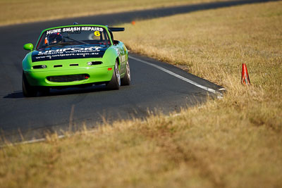 6;7-June-2009;Australia;Group-2A;Group-2B;Luciano-Iezzi;Mazda-MX‒5;Mazda-MX5;Mazda-Miata;Morgan-Park-Raceway;QLD;Queensland;Warwick;auto;grass;motorsport;racing;super-telephoto