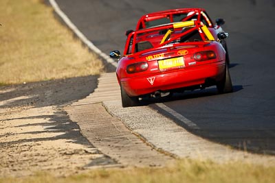 18;7-June-2009;Ash-Lowe;Australia;Group-2F;Mazda-MX‒5;Mazda-MX5;Mazda-Miata;Morgan-Park-Raceway;QLD;Queensland;Warwick;auto;motorsport;racing;super-telephoto