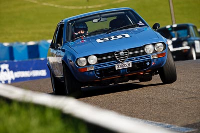 90;1977-Alfa-Romeo-Alfetta-GTV;25-July-2009;33035H;Australia;FOSC;Festival-of-Sporting-Cars;Group-S;NSW;Narellan;New-South-Wales;Oran-Park-Raceway;Robert-Berson;auto;classic;historic;motorsport;racing;super-telephoto;vintage