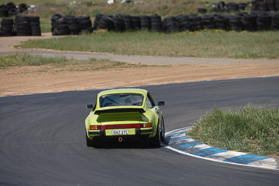 41;1975-Porsche-911-Carrera;30-October-2009;Australia;FOSC;Festival-of-Sporting-Cars;Geoff-Morgan;Group-S;NSW;New-South-Wales;Sports-Cars;Wakefield-Park;auto;classic;historic;motorsport;racing;super-telephoto;vintage