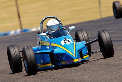 5;1-November-2009;Australia;David-Holland;Formula-Ford;NSW;NSW-State-Championship;NSWRRC;Narellan;New-South-Wales;Oran-Park-Raceway;Reynard;auto;motorsport;racing;super-telephoto