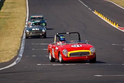 91;1970-MGB-Roadster;2-April-2010;Australia;Bathurst;FOSC;Festival-of-Sporting-Cars;Historic-Sports-Cars;Mt-Panorama;NSW;New-South-Wales;Steve-Dunne‒Contant;auto;classic;motorsport;racing;super-telephoto;vintage