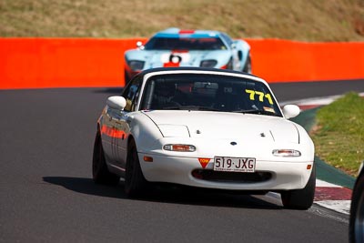 771;1993-Mazda-MX‒5;3-April-2010;519JXG;Australia;Bathurst;FOSC;Festival-of-Sporting-Cars;Fred-Chapman;Mazda-MX‒5;Mazda-MX5;Mazda-Miata;Mt-Panorama;NSW;New-South-Wales;Regularity;auto;motorsport;racing;super-telephoto