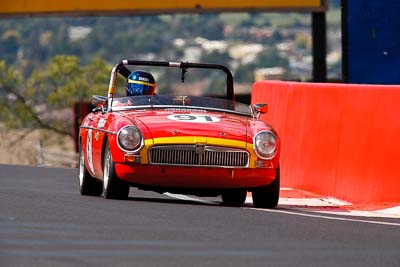 91;1970-MGB-Roadster;3-April-2010;Australia;Bathurst;FOSC;Festival-of-Sporting-Cars;Historic-Sports-Cars;Mt-Panorama;NSW;New-South-Wales;Steve-Dunne‒Contant;auto;classic;motorsport;racing;super-telephoto;vintage