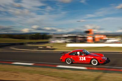 334;1976-Porsche-911-Carrera;4-April-2010;Australia;Bathurst;Dale-Swan;FOSC;Festival-of-Sporting-Cars;Mt-Panorama;NSW;New-South-Wales;Regularity;auto;clouds;motion-blur;motorsport;racing;sky;wide-angle