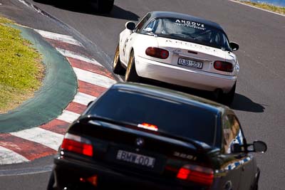 45;1995-Mazda-MX‒5;5-April-2010;Australia;Bathurst;Craig-Healy;FOSC;Festival-of-Sporting-Cars;Mazda-MX‒5;Mazda-MX5;Mazda-Miata;Mt-Panorama;NSW;New-South-Wales;OJB557;Regularity;auto;motorsport;racing;super-telephoto