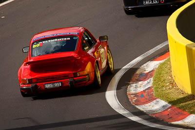 501;1983-Porsche-911-Carrera;5-April-2010;Aaron-Ireland;Australia;Bathurst;FOSC;Festival-of-Sporting-Cars;GRS911;Mt-Panorama;NSW;New-South-Wales;Regularity;auto;motorsport;racing;super-telephoto