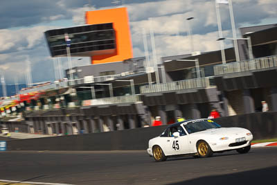 45;1995-Mazda-MX‒5;5-April-2010;Australia;Bathurst;Craig-Healy;FOSC;Festival-of-Sporting-Cars;Mazda-MX‒5;Mazda-MX5;Mazda-Miata;Mt-Panorama;NSW;New-South-Wales;OJB557;Regularity;auto;motorsport;racing;telephoto