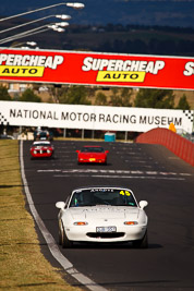 45;1995-Mazda-MX‒5;5-April-2010;Australia;Bathurst;Craig-Healy;FOSC;Festival-of-Sporting-Cars;Mazda-MX‒5;Mazda-MX5;Mazda-Miata;Mt-Panorama;NSW;New-South-Wales;OJB557;Regularity;auto;motorsport;racing;super-telephoto