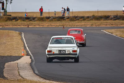 31;1975-Ford-Escort-Mk-II;24-July-2010;Australia;Jason-Delaney;Morgan-Park-Raceway;QLD;Queensland;Warwick;auto;motorsport;racing;super-telephoto