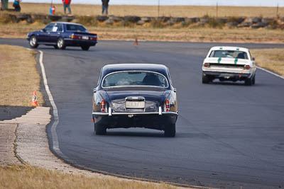 24;1968-Jaguar-420;24-July-2010;Australia;Graham-Hein;Morgan-Park-Raceway;QLD;Queensland;Warwick;auto;motorsport;racing;super-telephoto