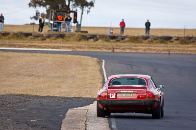 25;1977-Jaguar-XJS;24-July-2010;Australia;John-Floyd;Morgan-Park-Raceway;QLD;Queensland;Warwick;auto;motorsport;racing;super-telephoto