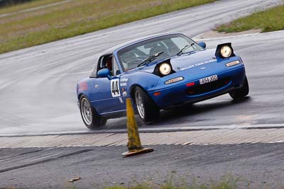 44;25-September-2010;Australia;Calum-Ballinger;Mazda-MX‒5;Mazda-MX5;Mazda-Miata;Morgan-Park-Raceway;Neil-Dedrie;QLD;Queensland;Warwick;auto;motorsport;racing;super-telephoto