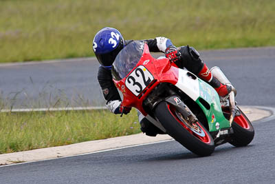 32;25-September-2010;Australia;Ducati;Morgan-Park-Raceway;Pete-Smith;QLD;Queensland;Warwick;auto;motorbike;motorsport;racing;super-telephoto