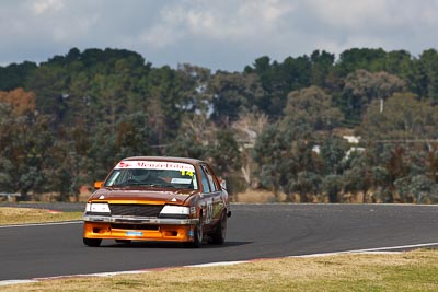 14;14;22-April-2011;Australia;Bathurst;Bathurst-Motor-Festival;Commodore-Cup;David-Ling;Holden-Commodore-VH;Mt-Panorama;NSW;New-South-Wales;Steven-Ling;auto;motorsport;racing;super-telephoto