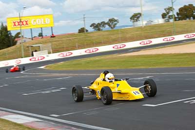 19;19;22-April-2011;Australia;Bathurst;Bathurst-Motor-Festival;Formula-Ford;Mt-Panorama;NSW;New-South-Wales;Open-Wheeler;Peter-Grant;Van-Diemen-RF86;auto;motorsport;racing