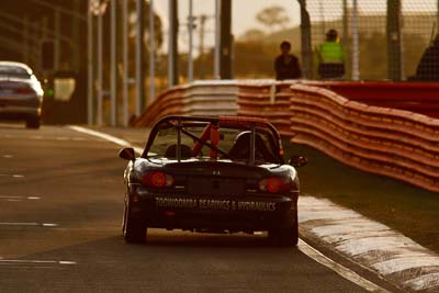 123;22-April-2011;Andrew-Thomas;Australia;Bathurst;Bathurst-Motor-Festival;Mazda-MX‒5;Mazda-MX5;Mazda-Miata;Mike-Calcutt;Mt-Panorama;NSW;New-South-Wales;Production-Sports-Cars;auto;motorsport;racing;super-telephoto