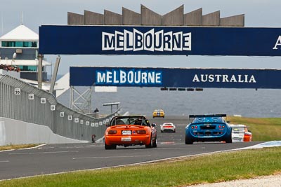 20;32;20;27-November-2011;Australia;David-Mackie;Island-Magic;Lotus-Elise-HPE;Mazda-MX‒5;Mazda-MX5;Mazda-Miata;Melbourne;PIARC;Peter-Lacey;Phillip-Island;Production-Sports-Cars;Robin-Lacey;Simon-Scuffham;VIC;Victoria;auto;motorsport;racing;super-telephoto